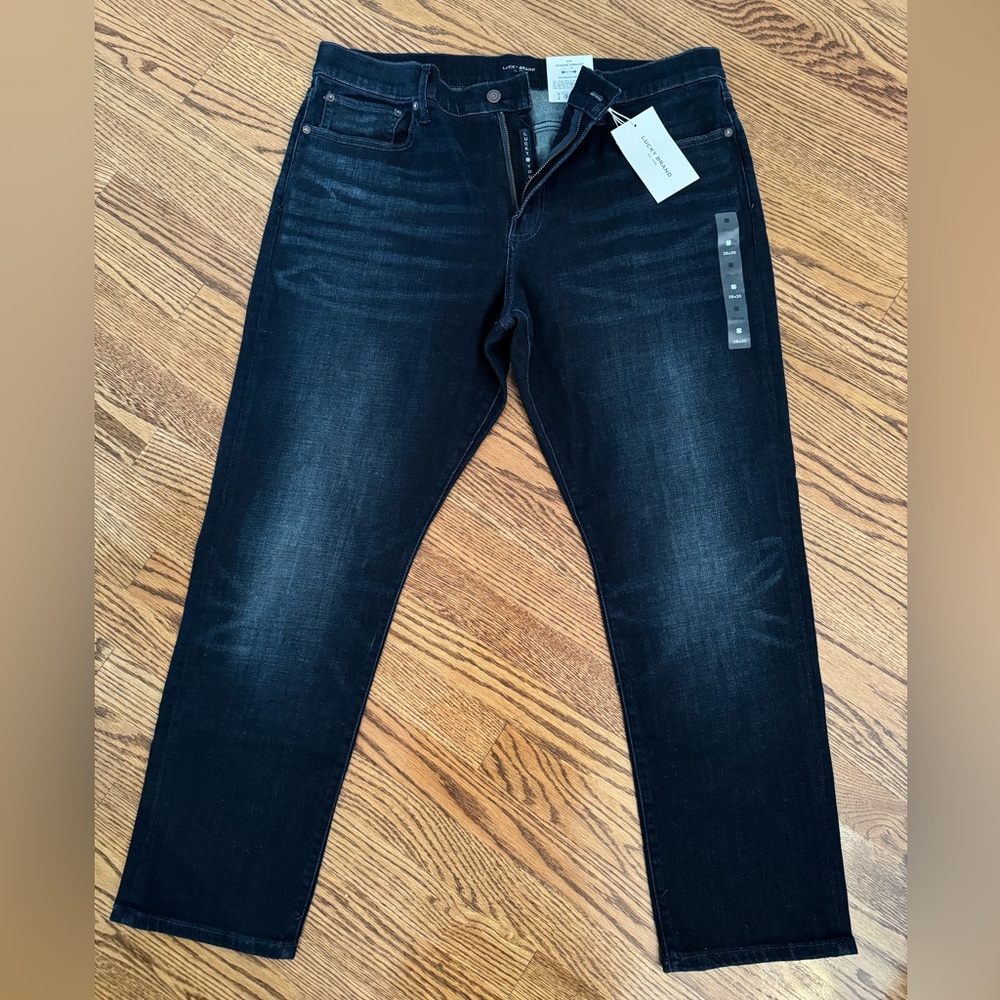 TAGS ON. NEVER WORN. Lucky Brand Athletic Straight Leg men’s jeans